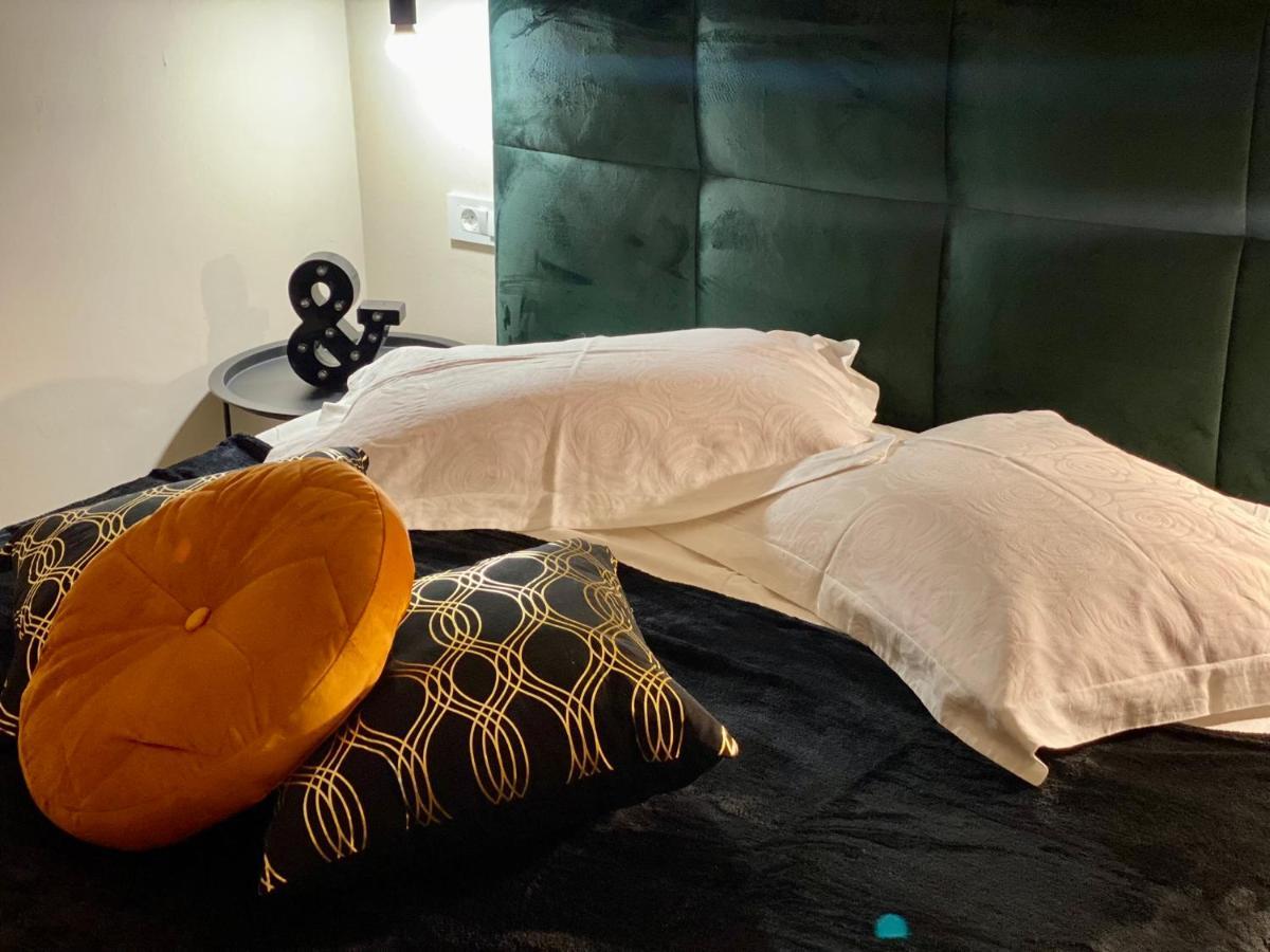 Apartements And Rooms Next To The Sea - Belveder Rab Supetarska Draga Ngoại thất bức ảnh